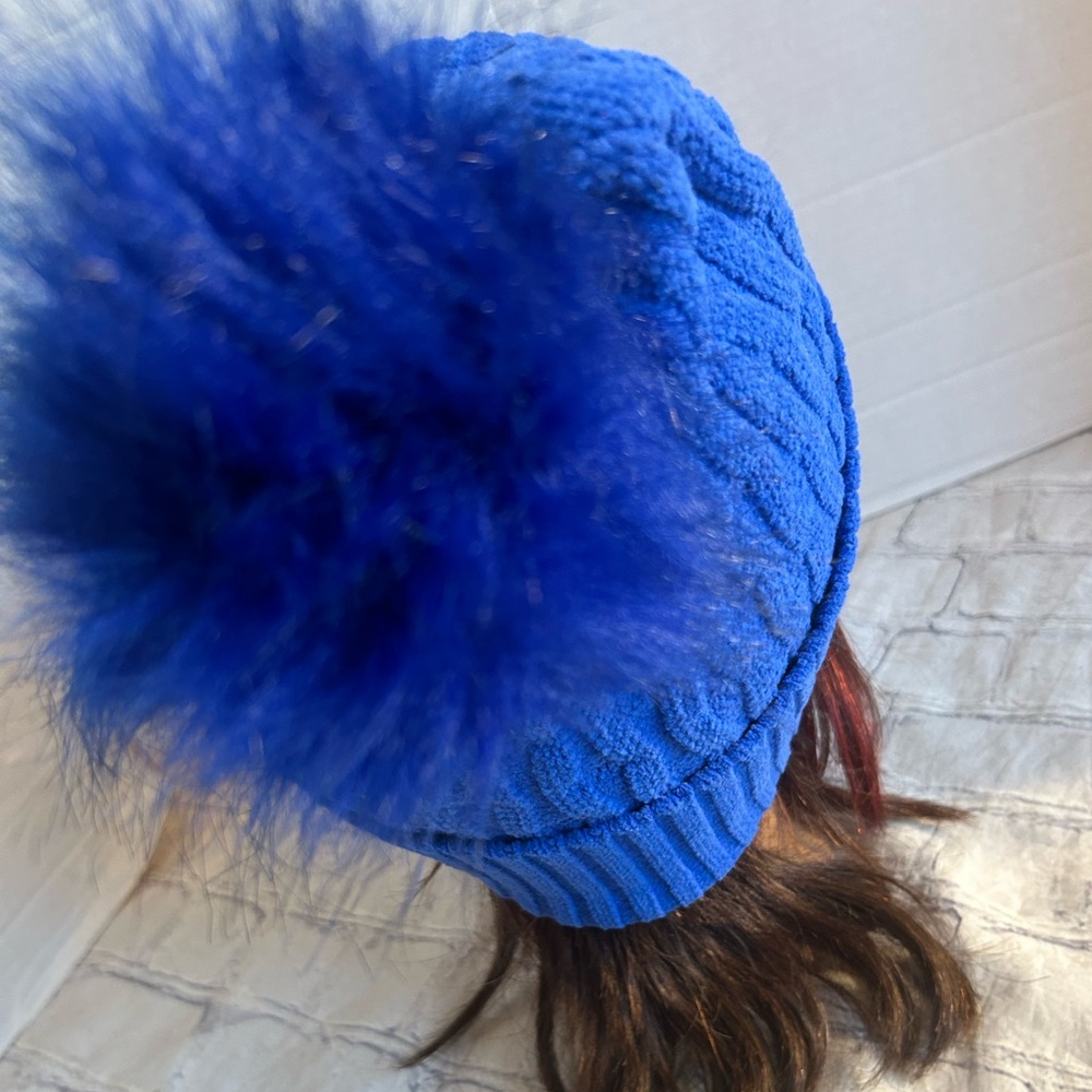 LULULEMON CABLE KNIT POM POM BLUE BEANIE WOMEN’S ONE SIZE - Picture 8 of 8